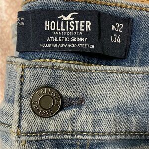 Hollister Distressed Men Light Blue Denim Jeans
